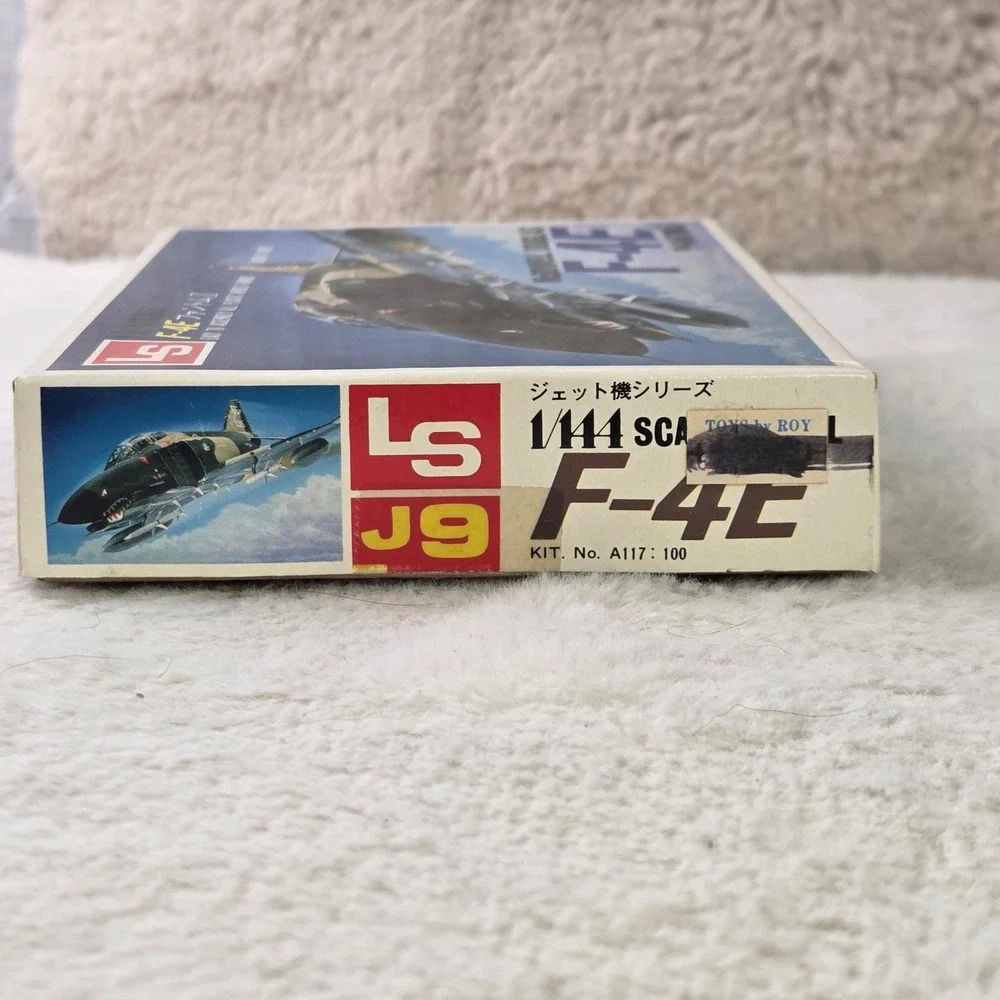 LS 1/144 Scale McDonnell Douglas F4E Phantom II Jet Aircraft Model Kit Open Box‎